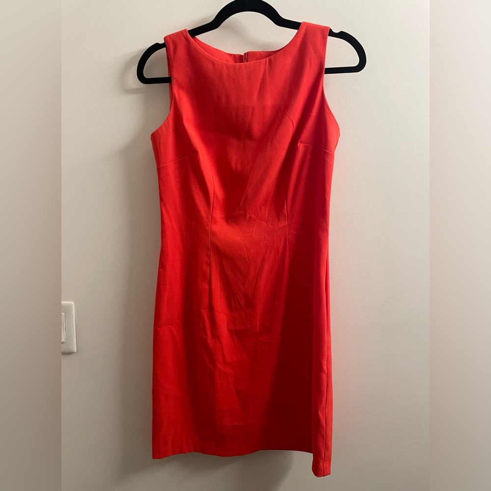 Chic Scarlet Sleeveless Midi Dress